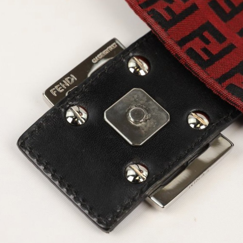 Fendi Baguette - Picture 4 of 9